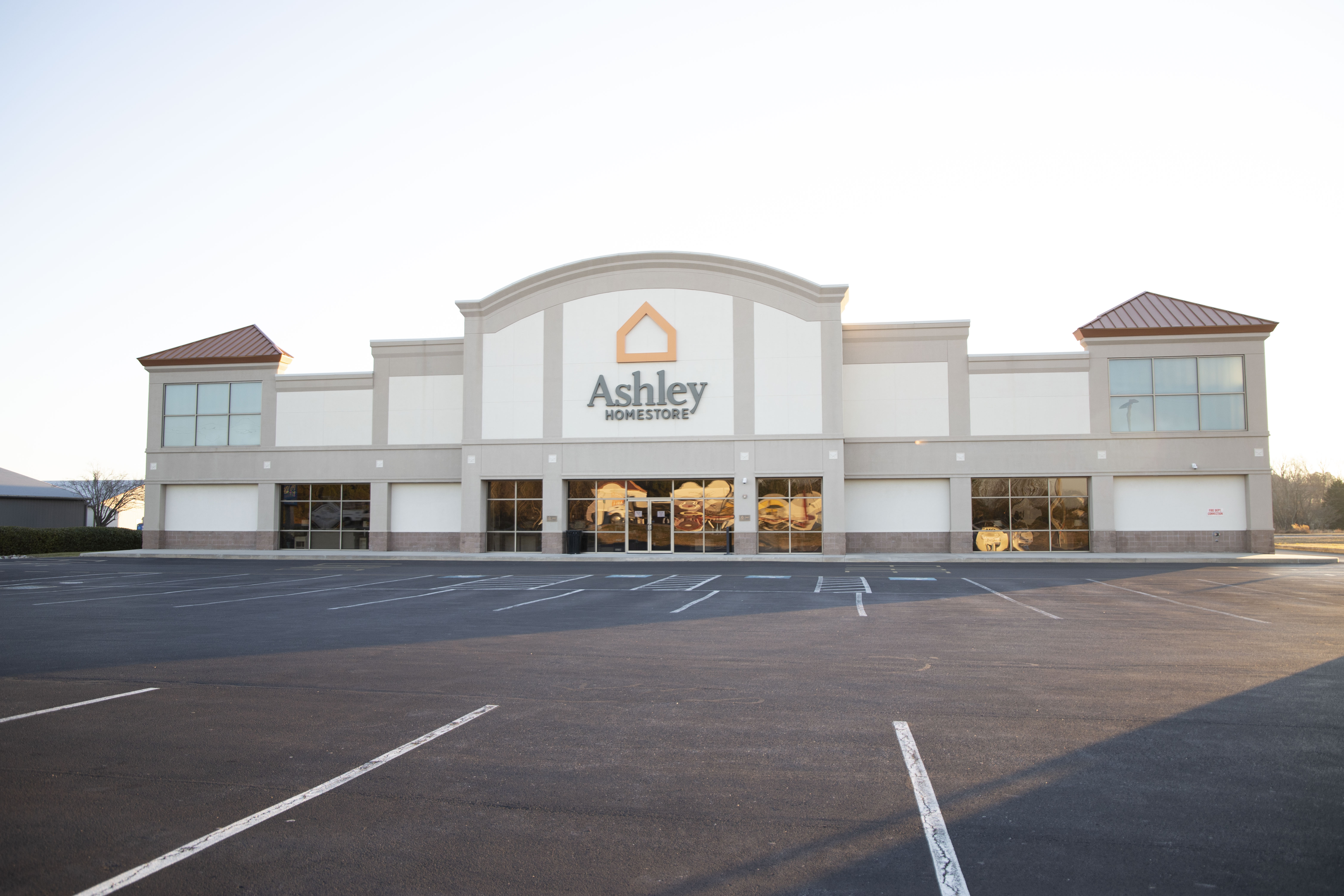 Ashley Furniture Delmar FurnitureLand
